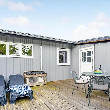 Prázdninový dům 3 Bedroom Lovely In *