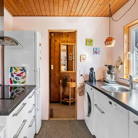 3 Bedroom Lovely In Prázdninový dům *