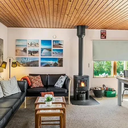 3 Bedroom Lovely In Prázdninový dům Gedser