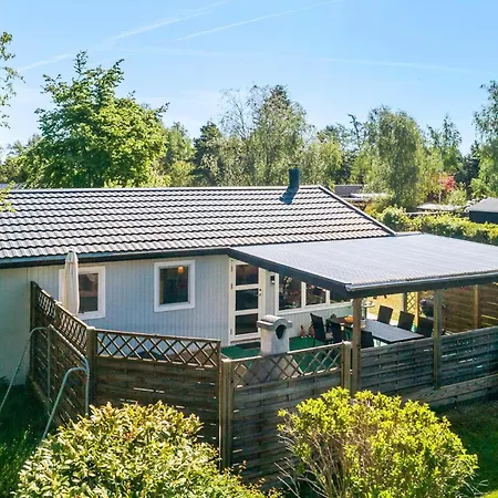 3 Bedroom Lovely In Prázdninový dům *