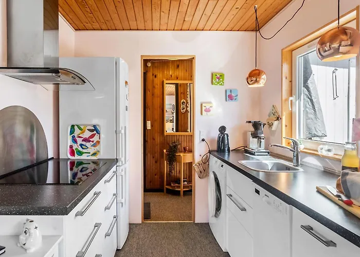 3 Bedroom Lovely In Дом отдыха *