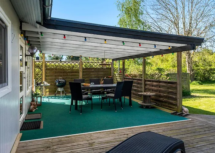 Дом отдыха 3 Bedroom Lovely In Гедсер